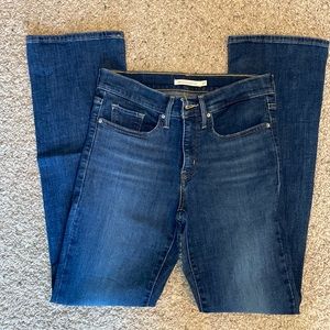 Women’s Levi’s jeans 315 Shaping Bootcut Size 27x33.